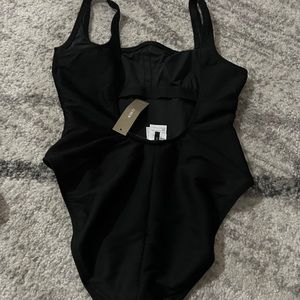 NWT 1 piece bathing suit